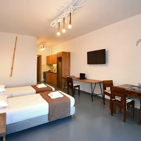 Lalari * Vari (Syros)